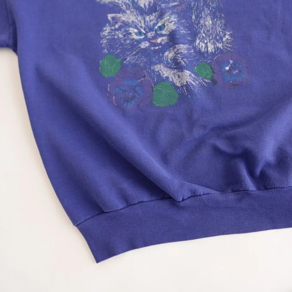 Vintage  Purple with Cats and Flowers Crewneck Sweater - Picture 7 of 12